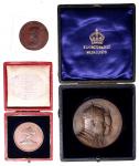 英国纪念章一组3枚，包括1897年维多利亚女王登基金禧纪念铜章，1897年尼尔森HMS Foudroyant号海军铜奖章及爱德华七世的加冕礼纪念铜章，均UNC，后2枚附原盒