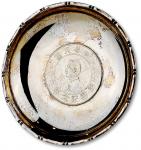 1927年孙中山像开国纪念币壹圆银币底银盘一件，重：67.1g，金色包浆，光泽闪亮，保存完好