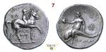 CALABRIA - Tarentum - (280-272 a.C.)  Nomos o Didramma Neume e Poli magistrati  D/ Efebo con corona 