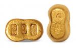 民国时期“天宝”、“足赤”二两金锭一枚，重量：62.26克，保存极好