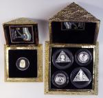 2001年英国人岛法老王系列一组5枚，1枚金币及4枚银币，1枚金币1/2安士，4枚银币共28.28克，proof，连盒