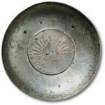 早期银制小碟一件，重：50.2g，镶嵌“1877年墨西哥鹰洋”银币一枚，底部带有“文焕”“ZEESUNG”“SILVER”戳记，保存完好