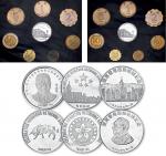 1996年迎接香港回归祖国纪念章二套，原装盒、附证书NO.0051201、NO.0051233。均含七枚香港流通币和一枚纪念银章。12克银章，直径30mm，成色99.9%。              
