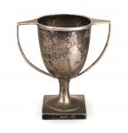 1922年上海“帕西人板球俱乐部”优良击球率银制奖杯一件，重：105.6g，工艺精美，包浆自然，保存完好