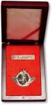 中国人民解放军空军制“空军飞行人员银质荣誉奖章”一枚，原盒，保存完好，极美品