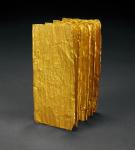 南宋“铁线巷 陈二郎 十分金”金叶子一件，呈八页折叠状，重量：36克，保存完好
