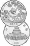 1997年12盎司熊猫银币，原盒装、附证书NO.0000030。面值100元，直径80mm，成色99.9%，发行量2500枚。12盎司熊猫银币中的关门之作。